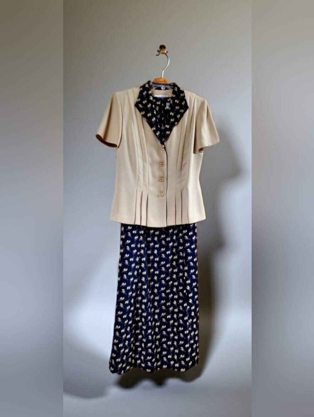 Two-Piece Jacket & Floral Midi Dress - Picture 4 of 7